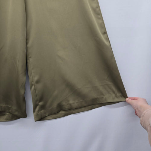 Dèluc Women’s Olive Satin Wide Leg Pants Size M NWT