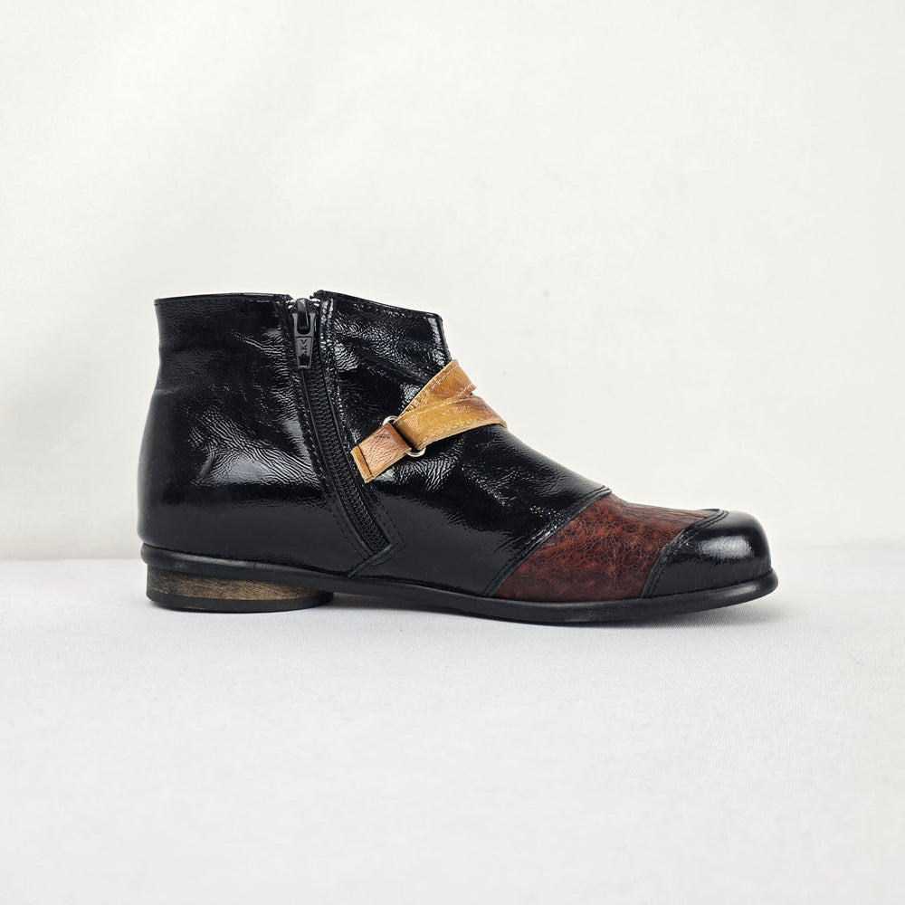 Gamma Davos VIDA Black Patent Leather Patchwork Ankle Boots – Size 7.5