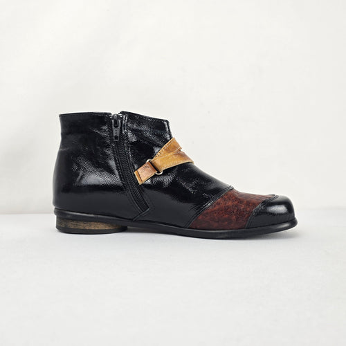Gamma Davos VIDA Black Patent Leather Patchwork Ankle Boots – Size 7.5