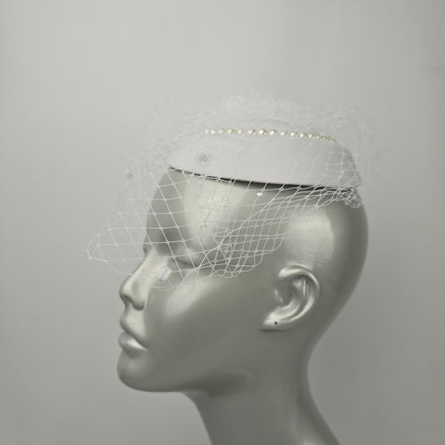 White Bridal Fascinator Hat Veil Flower Feather Pearl Hair Clip