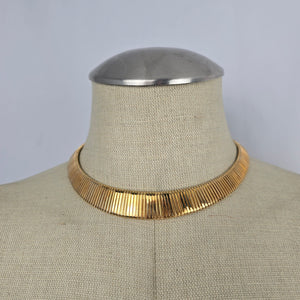 Vintage Gold Tone Ribbed Omega Collar Necklace Textured Statement Choker