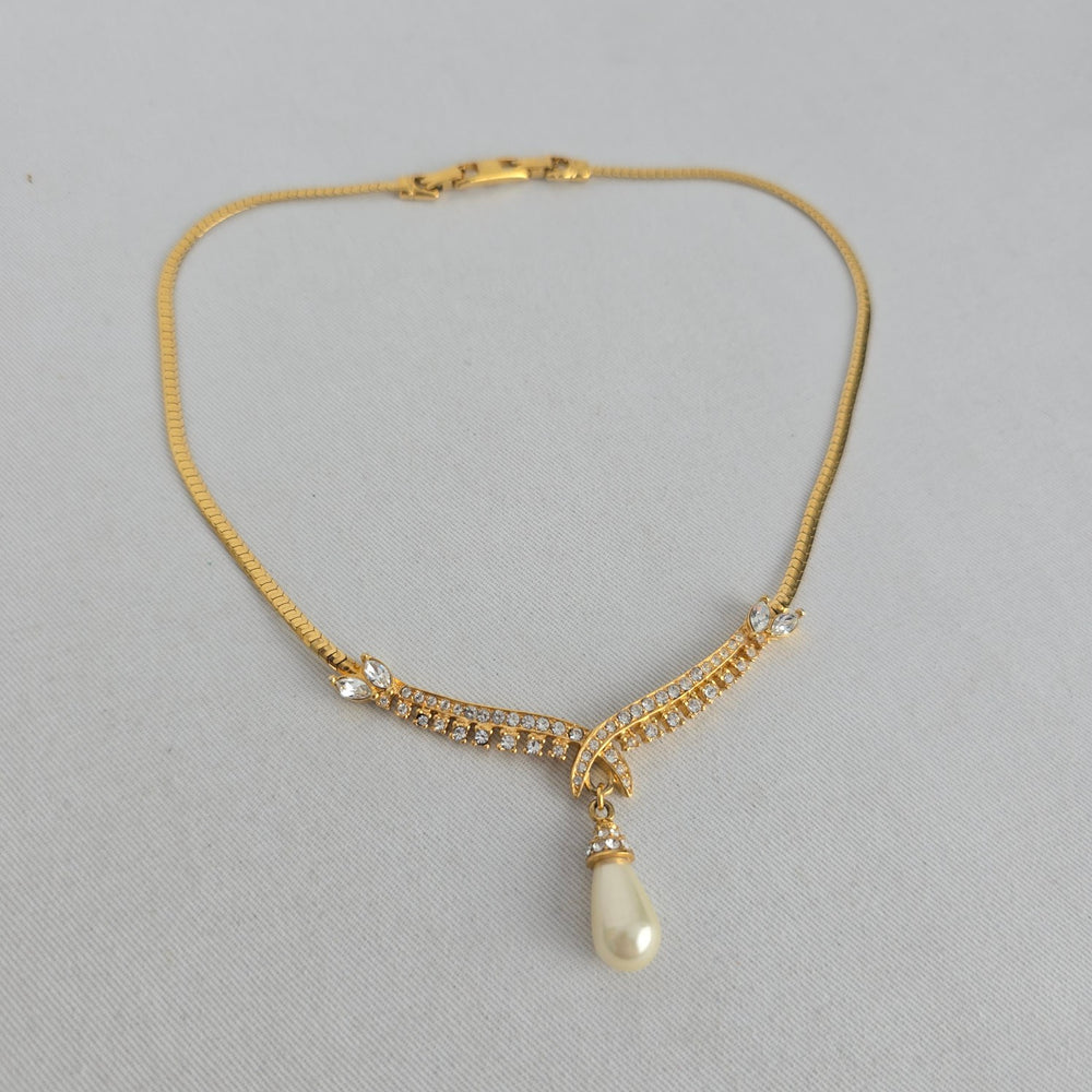 Vintage Oscar De La Renta Gold Tone Rhinestone Faux Pearl Teardrop V Statement Necklace