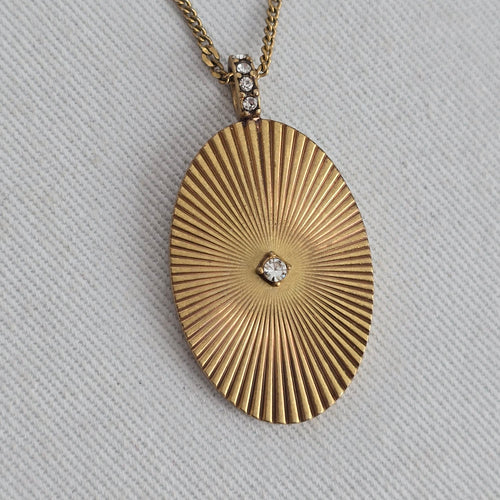Stella & Dot Starstruck Charm Gold Tone Oval Sunburst Rhinestone Pendant Necklace
