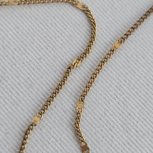 Stella & Dot Starstruck Charm Gold Tone Oval Sunburst Rhinestone Pendant Necklace
