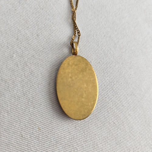 Stella & Dot Starstruck Charm Gold Tone Oval Sunburst Rhinestone Pendant Necklace