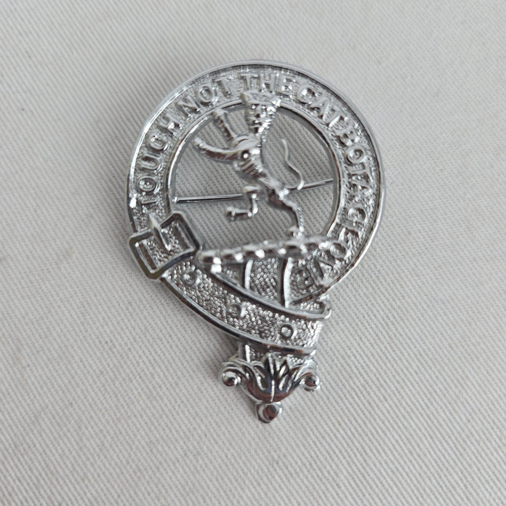 Vintage Scottish Clan Wildcat "Touch Not the Cat Bota Glove" Crest Brooch