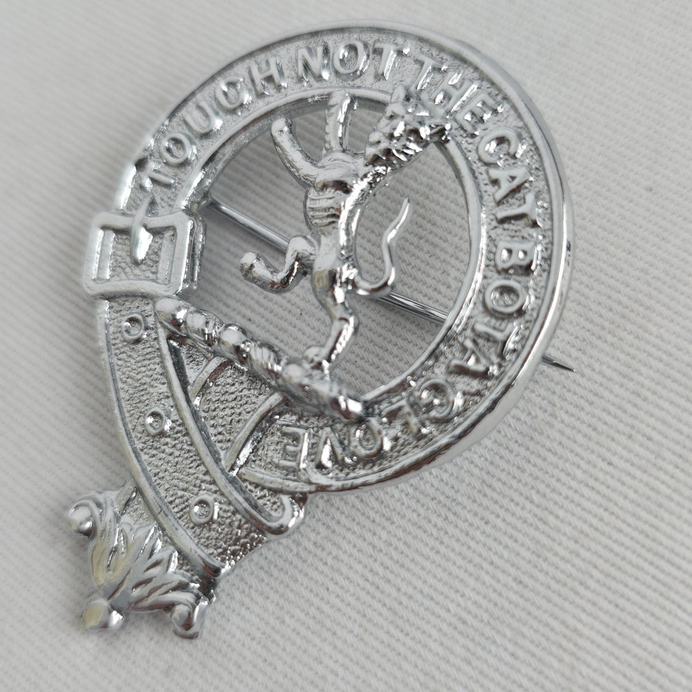 Vintage Scottish Clan Wildcat "Touch Not the Cat Bota Glove" Crest Brooch
