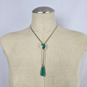 Vintage Gold Tone Green Stone Lariat Necklace Teardrop Pendant Jewelry