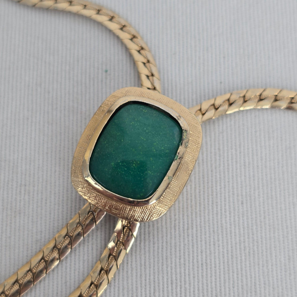Vintage Gold Tone Green Stone Lariat Necklace Teardrop Pendant Jewelry