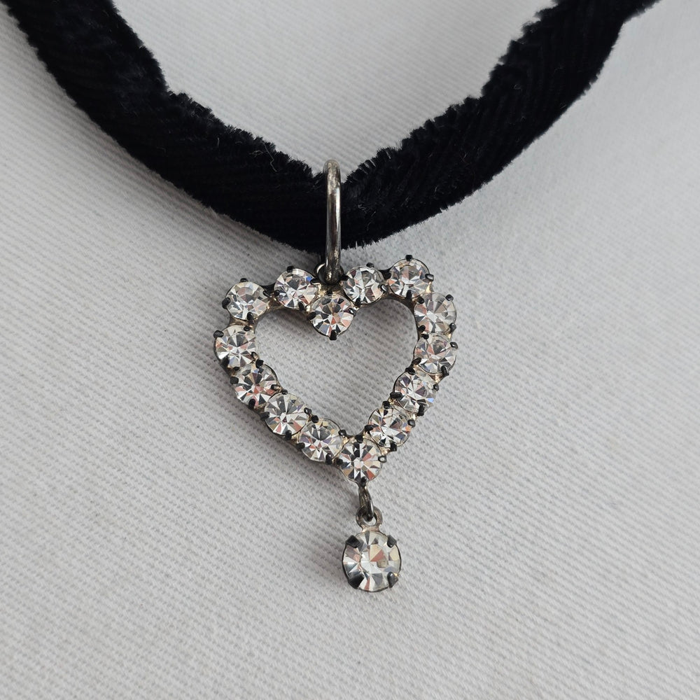 Vintage Black Velvet Crystal Heart Pendant Necklace Jewelry