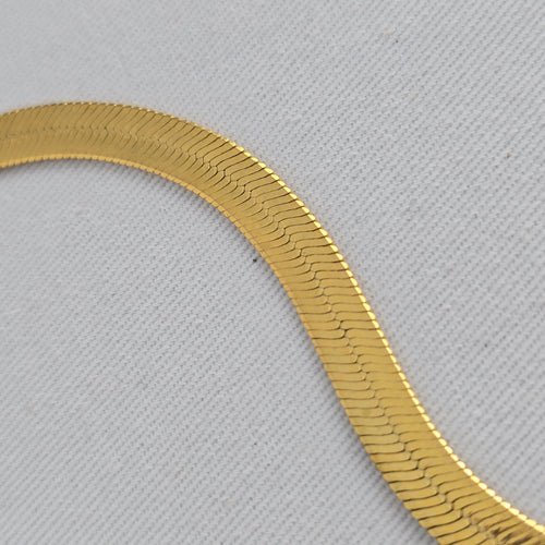 Vintage Gold Tone Crystal Herringbone Chain Necklace Jewelry