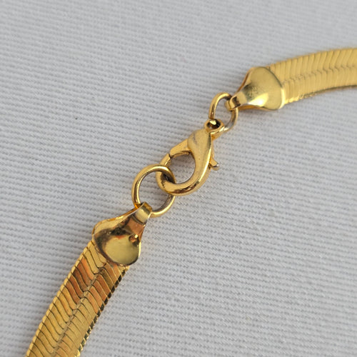 Vintage Gold Tone Crystal Herringbone Chain Necklace Jewelry