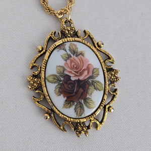 Vintage Gold Tone Floral Rose Cameo Mirror Pendant Necklace Ornate Frame
