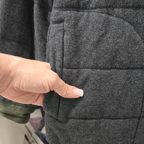 Legendary Whitetails Gray Olive Quilted Shirt Jacket Size L