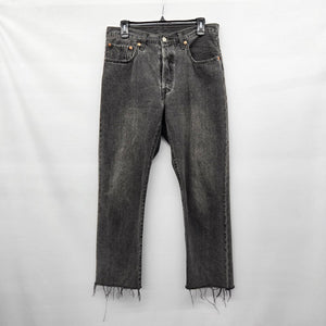 Levi’s Women’s Black Wash Straight Leg Jeans W30xL26
