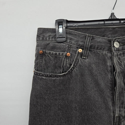 Levi’s Women’s Black Wash Straight Leg Jeans W30xL26