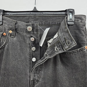 Levi’s Women’s Black Wash Straight Leg Jeans W30xL26