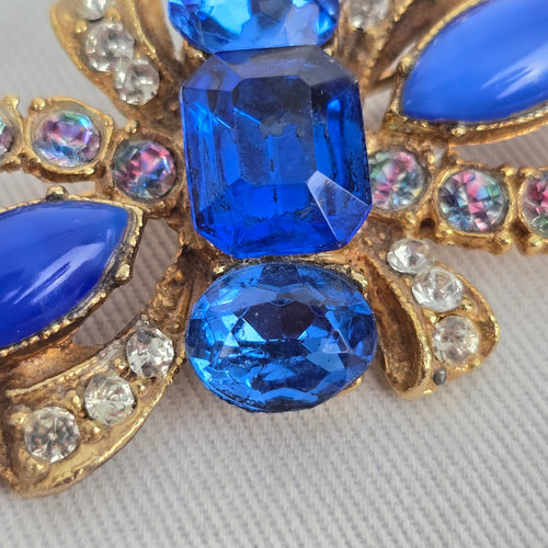 Vintage Czech Unsigned Sapphire Blue Glass Marquise Cabochon Bow Brooch Gold Tone Pin