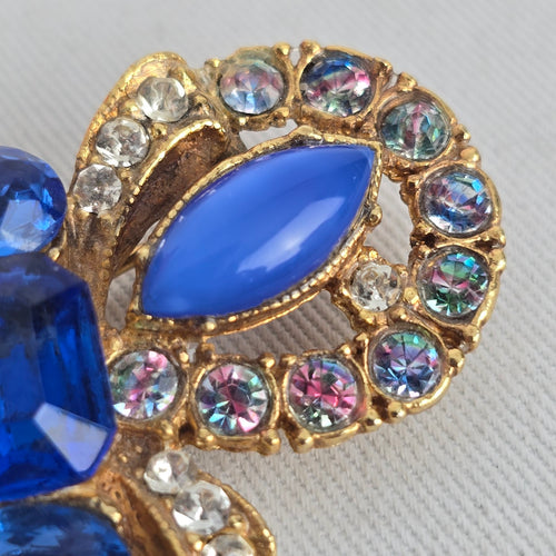 Vintage Czech Unsigned Sapphire Blue Glass Marquise Cabochon Bow Brooch Gold Tone Pin