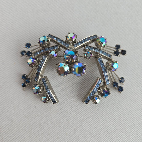 Vintage 1950s Blue AB Rhinestone Wire Spray Brooch