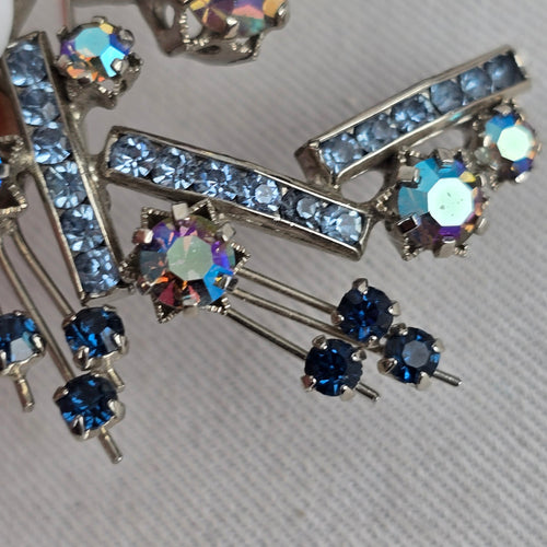 Vintage 1950s Blue AB Rhinestone Wire Spray Brooch