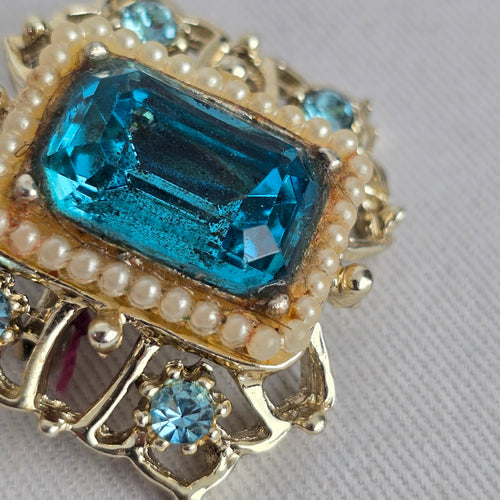 Vintage Gold Tone Blue Stone Faux Pearl Brooch