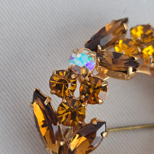 Vintage Amber Brown Rhinestone Wreath Brooch Gold Tone AB Crystal Pin