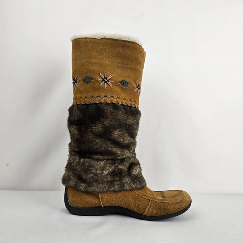 Vintage Barbo Canada Suede Mukluk Boots Tan Fur Trim Pom Pom Winter Sz 8