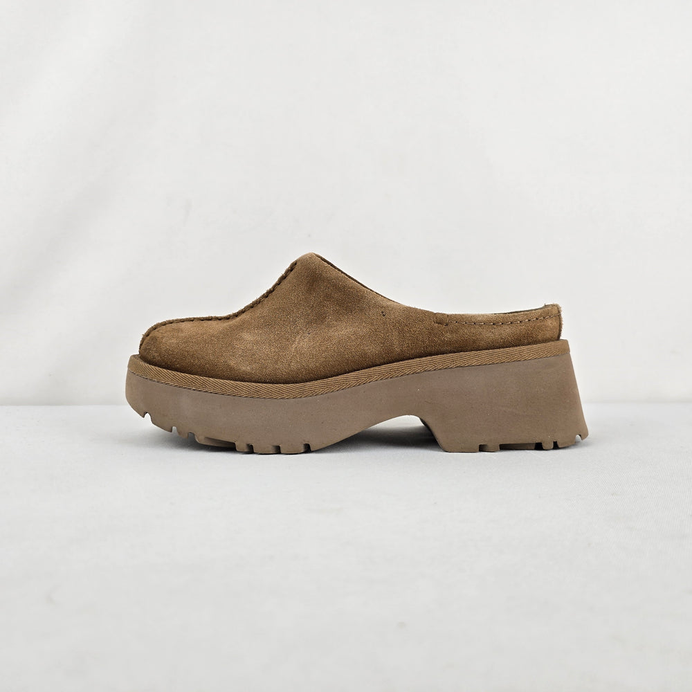 Vintage UGG Brown Suede Platform Clogs Size 8