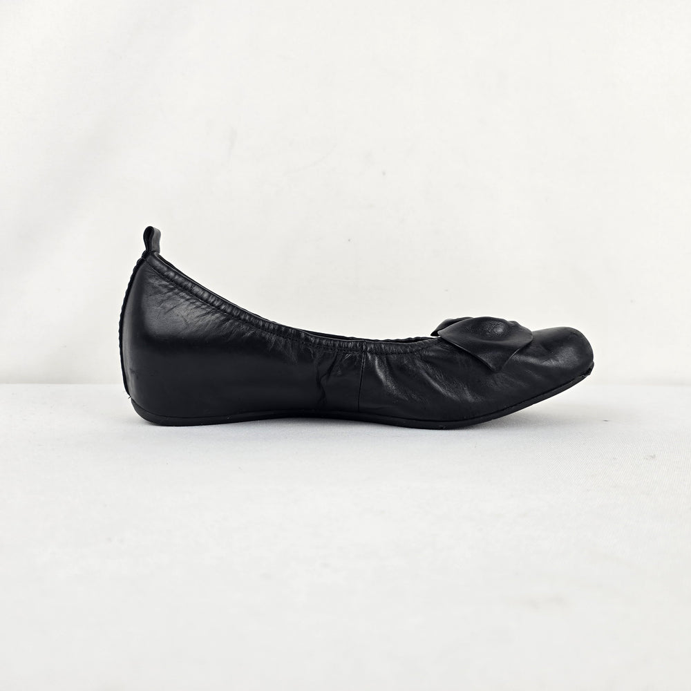 Earthies Rubio Black Leather Rosette Ballet Flats Size 7
