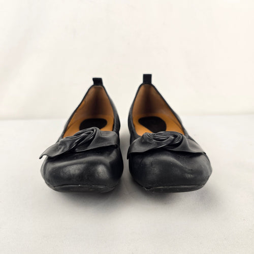 Earthies Rubio Black Leather Rosette Ballet Flats Size 7