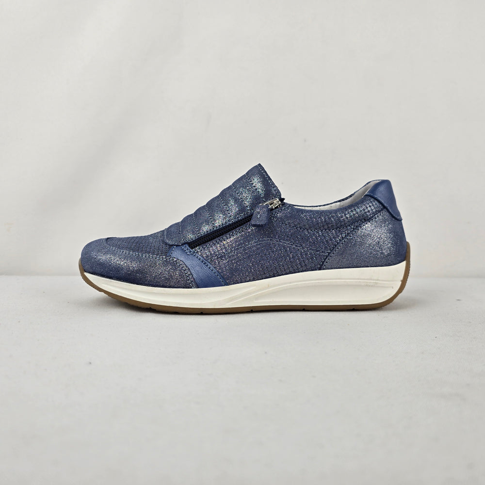 Vintage Portania Blue Metallic Leather Slip-On Sneakers - Size 6.5