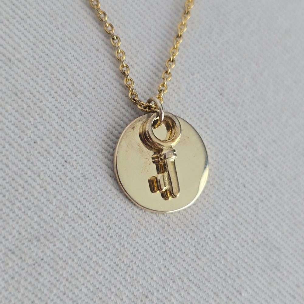 eLiasz and eLLa Canadian Designer Gold Tone Key Charm Pendant Necklace