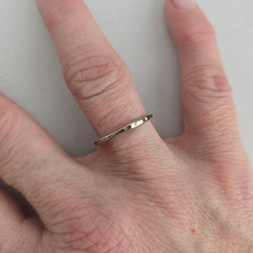 Vintage 925 Sterling Silver Thin Hammered Band Ring Size 8