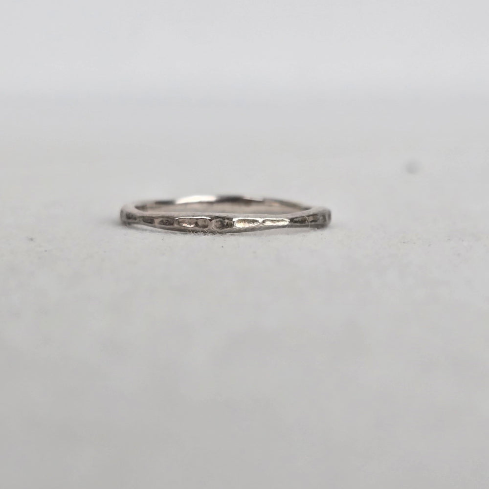 Vintage 925 Sterling Silver Thin Hammered Band Ring Size 8
