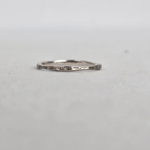 Vintage 925 Sterling Silver Thin Hammered Band Ring Size 8