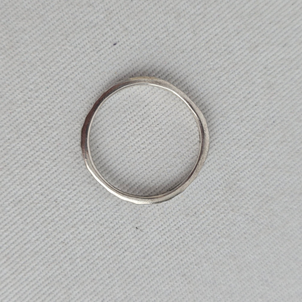 Vintage 925 Sterling Silver Thin Hammered Band Ring Size 8