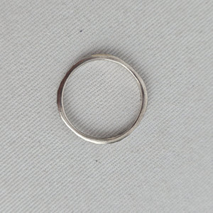 Vintage 925 Sterling Silver Thin Hammered Band Ring Size 8