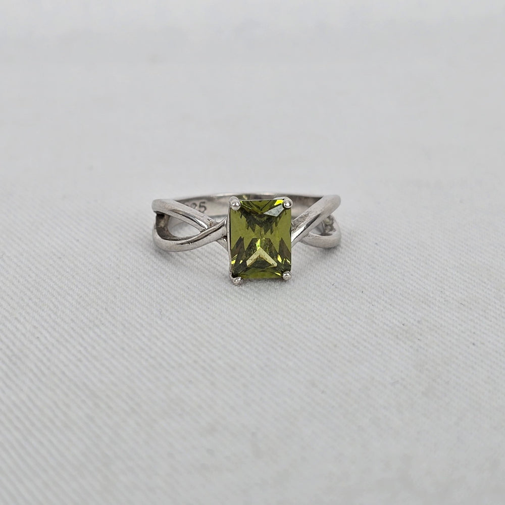 925 Sterling Silver Green Emerald-Cut Natural Peridot Ring Size 6