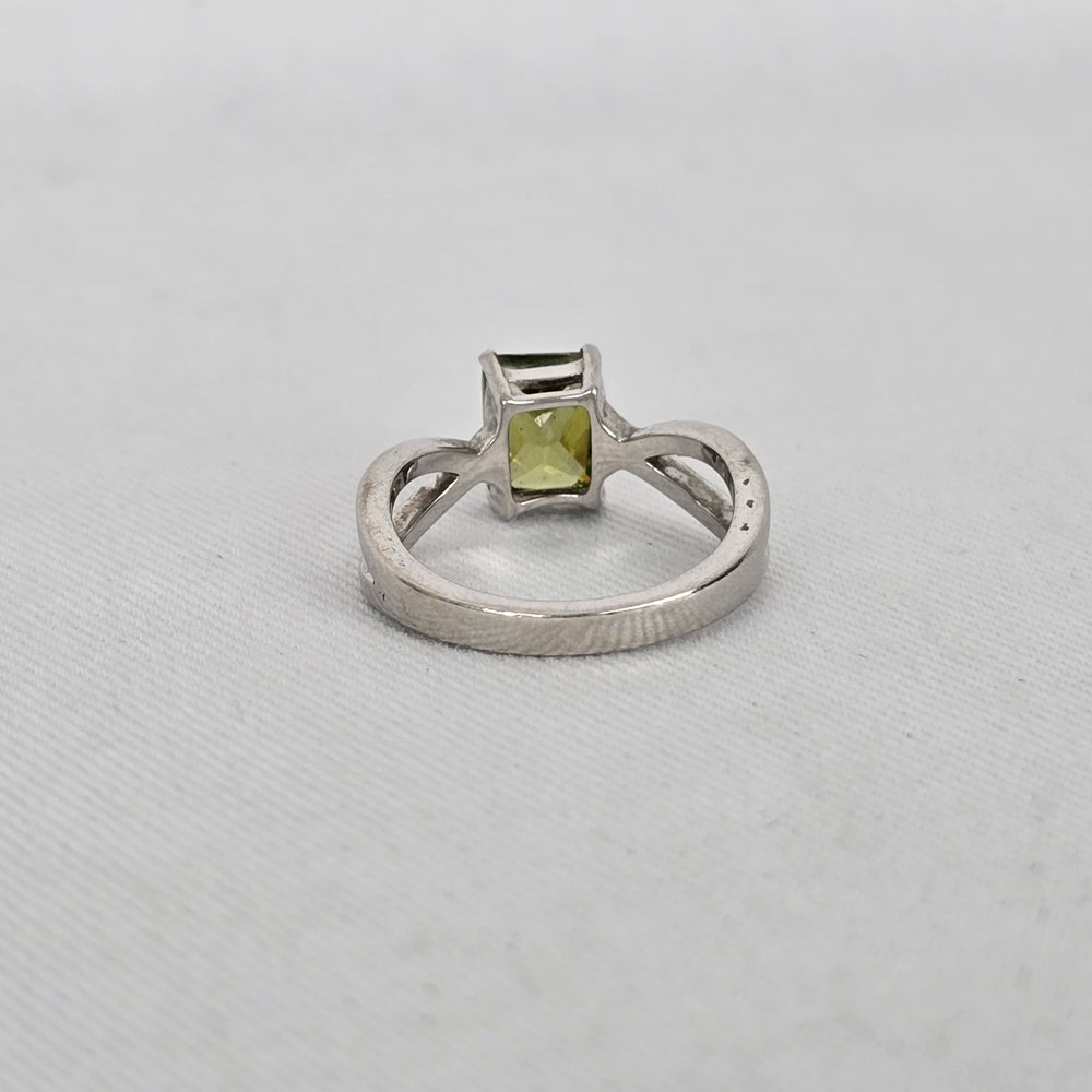 925 Sterling Silver Green Emerald-Cut Natural Peridot Ring Size 6