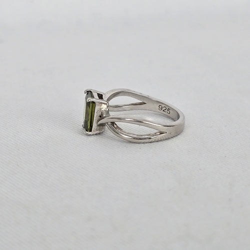 925 Sterling Silver Green Emerald-Cut Natural Peridot Ring Size 6