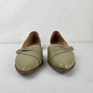 Bueno Women’s Sage Green Leather Pointed Toe Flats Size 39/8.5
