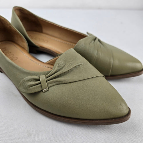 Bueno Women’s Sage Green Leather Pointed Toe Flats Size 39/8.5