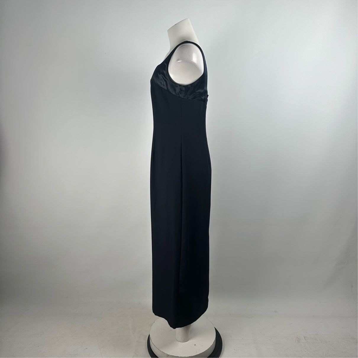 Vintage Debut Black Sweetheart Neckline Evening Gown Size M