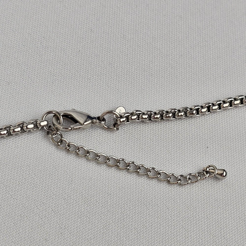 Silver Tone Pendant Chain Necklace