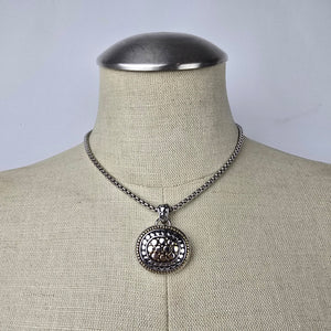 Silver Tone Pendant Chain Necklace
