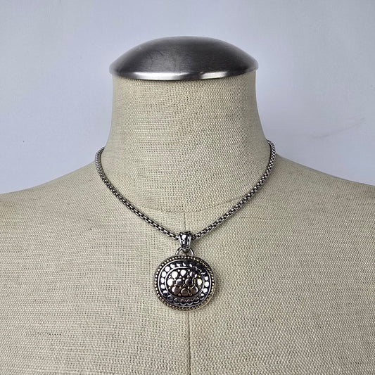 Silver Tone Pendant Chain Necklace