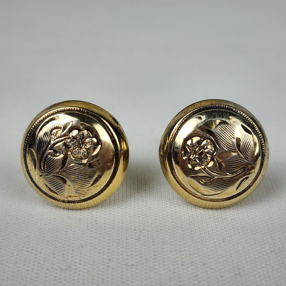 Vintage F.S. Ster Floral Gold Tone Screw Back Earrings