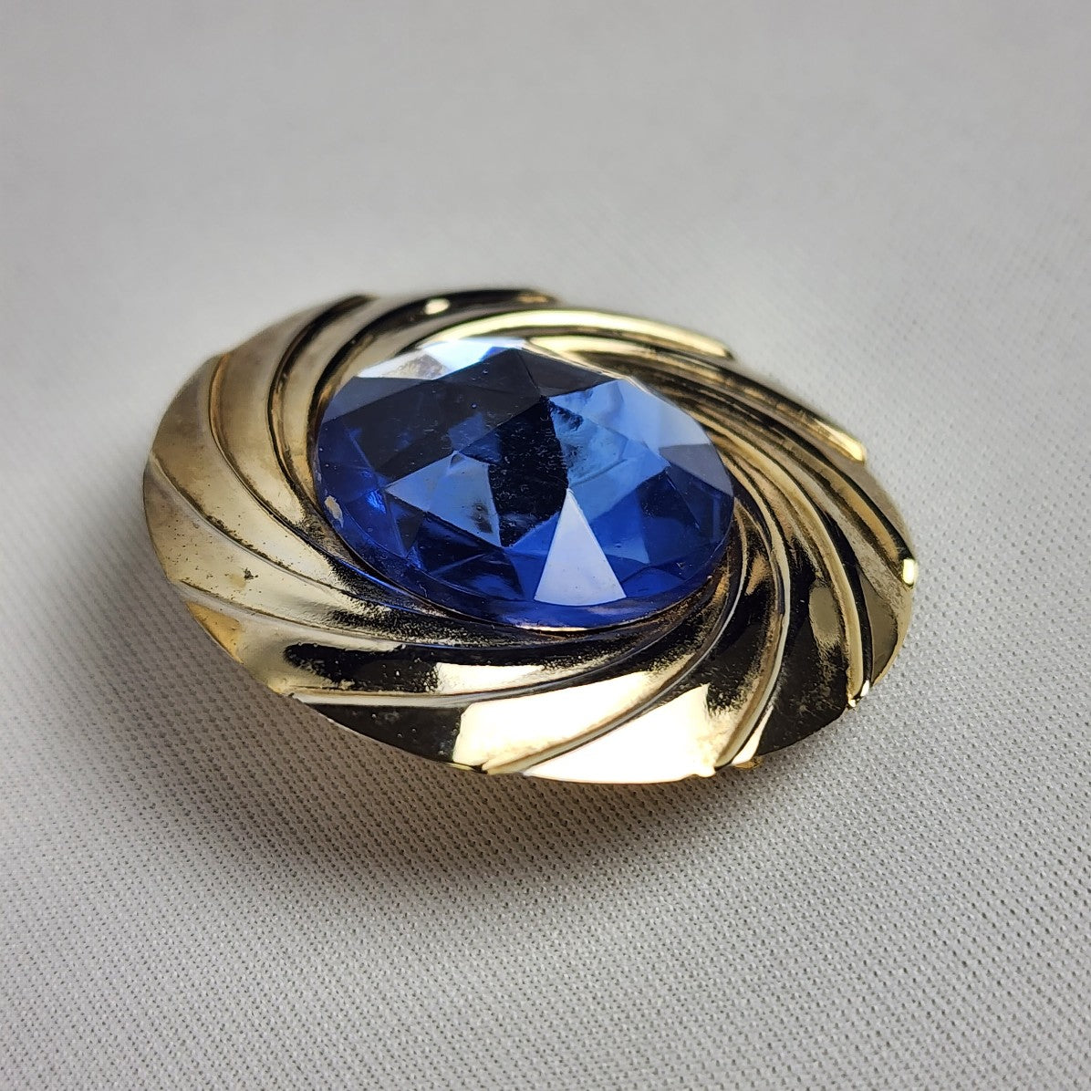 Vintage Silver Brooch Blue Crystal Pleated Metal