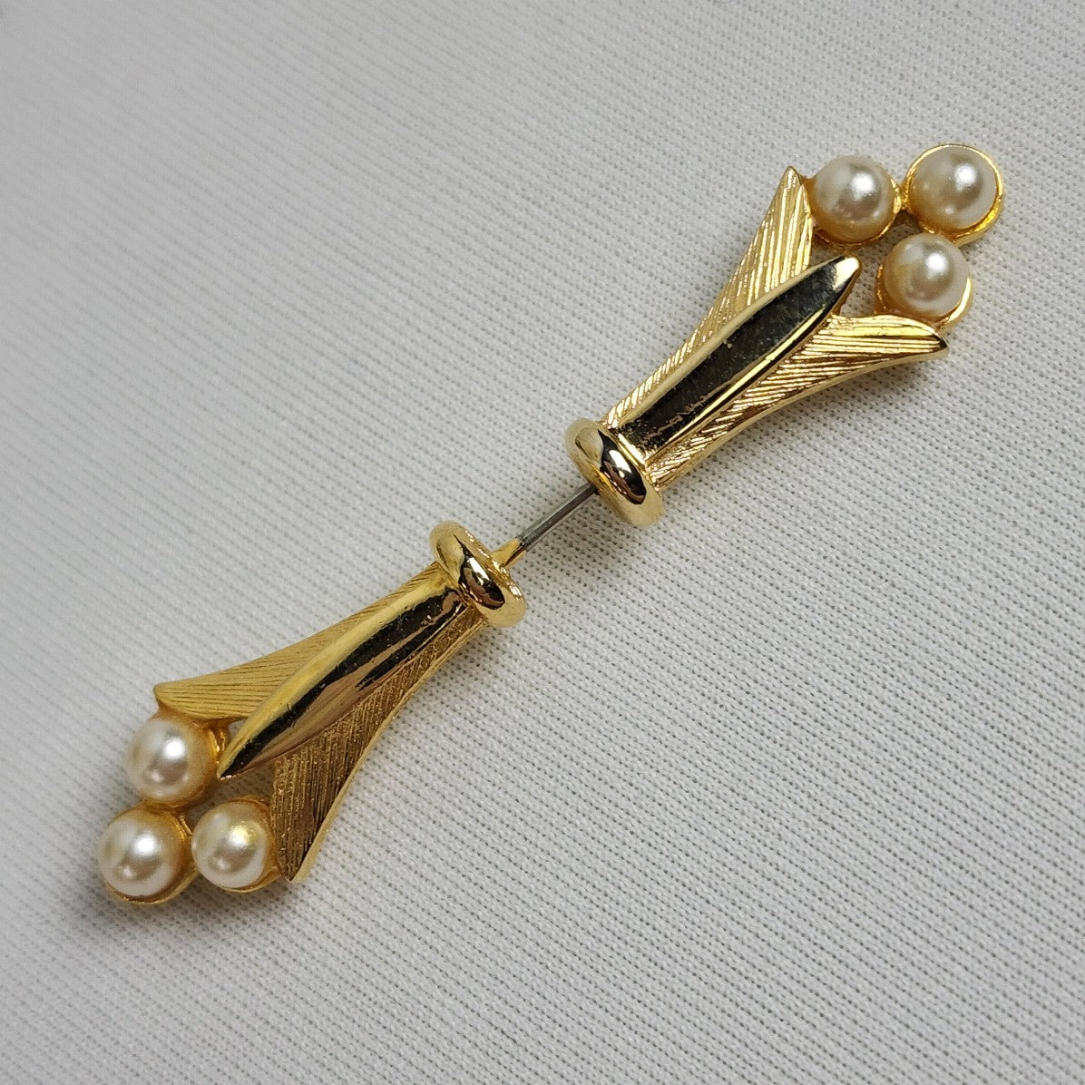 Vintage Faux Pearl Sweater Brooch Gold Tone Etched